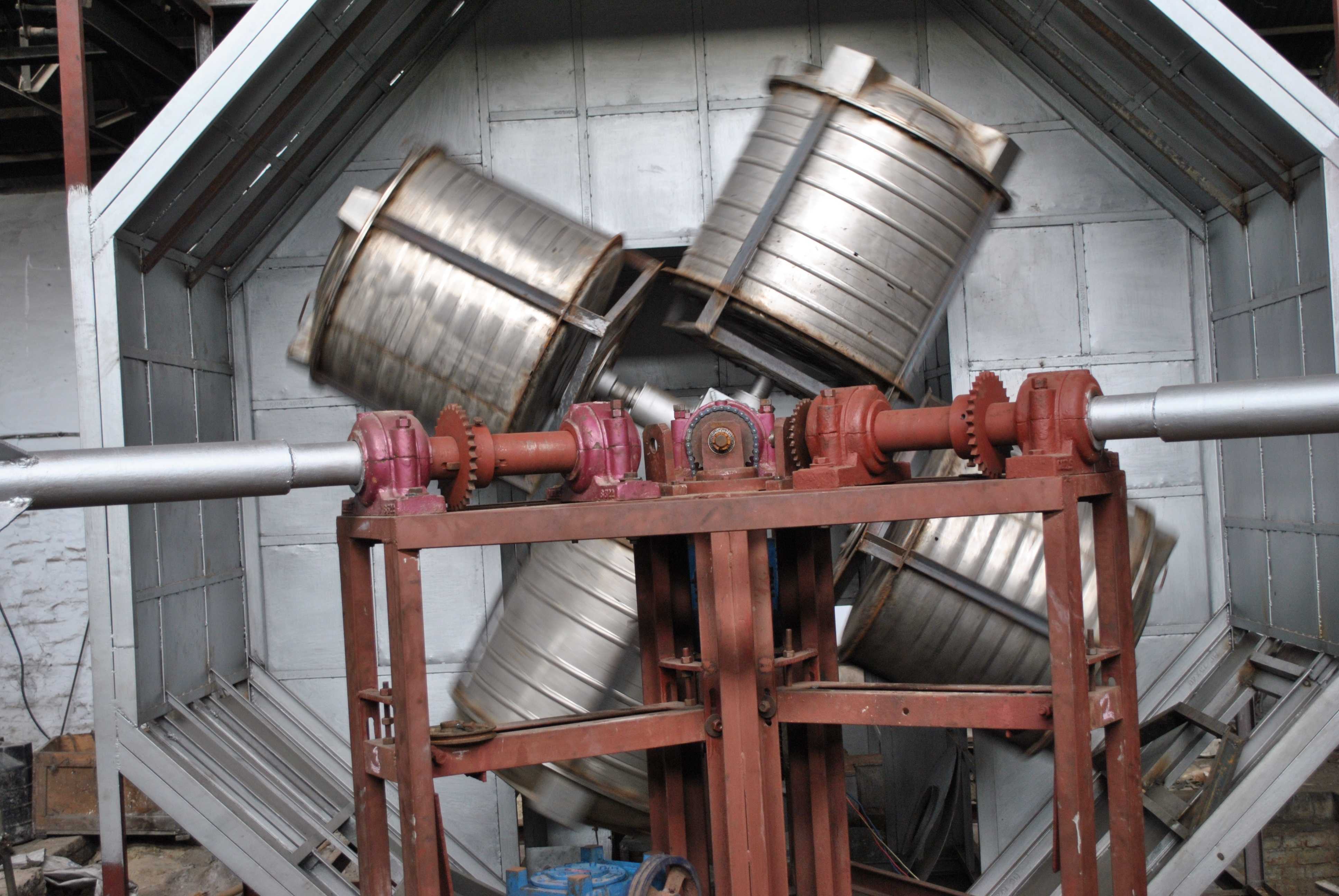 BiAxial Rotomolding Machine (Three Arms) In Uttar Pradesh