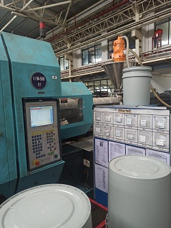 Toshiba 500 Ton Injection Molding Machine :3
