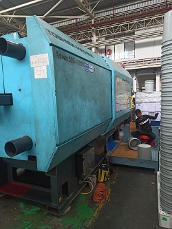 Toshiba 500 Ton Injection Molding Machine :4