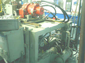 Uniloy Milacron Blow Moulding Machine_4