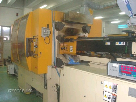 Husky Injection Moulding Machine_3