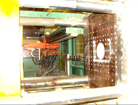 Husky-300 Ton-Injection Molding Machine-2
