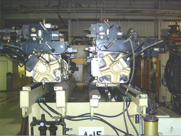660 ton Husky High Speed 2 Color Injection Molding Machine-2