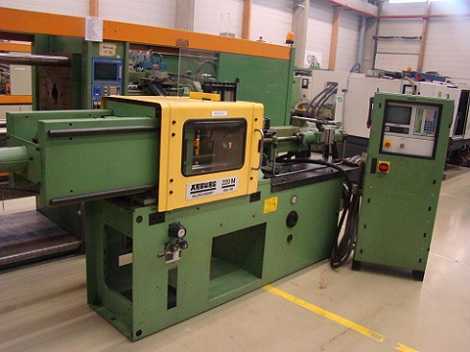 Injection Molding Machine