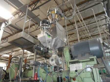 Bekum Model BM-303D Dual Sided Continuous Extrusion Blow Molding Machine-3