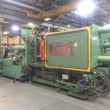 Engel 400 Ton Injection Moulding Machine-3