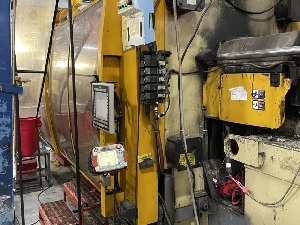 Husky 660 Ton Injection Moulding Machine-3