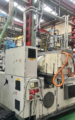 Krauss Maffei 1000 Ton Injection Moulding Machine -2
